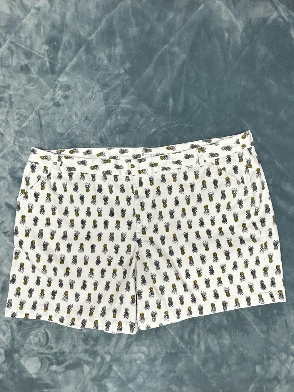 Size 24W shorts 100% cotton pockets pineapple high rise